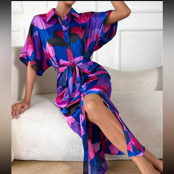 Allover Print Batwing Sleeve Ruched Split Thigh Belted Shirt Dress - Picture 4 of 7